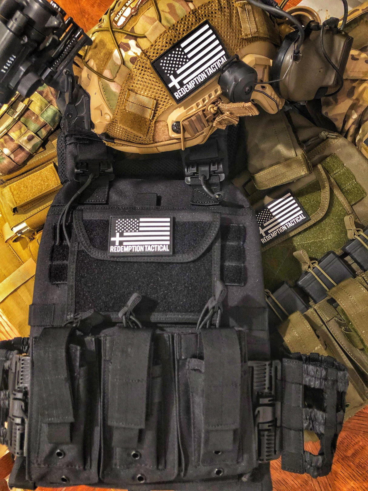 "BLACK RAMBO" LEVEL IV ARMORED VEST COMBO (LIGHTWEIGHT LEVEL IV (2) 10x12 Front/Back Ceramic PE Plates))